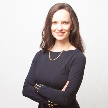 Posed photo of Amy Bann